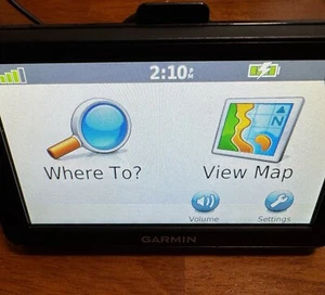 Garmin NUVI 50LM 5" GPS Navigation System Bundle Lifetime Map Updates - Picture 1 of 10