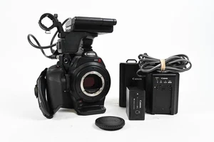 Corpo videocamera Canon Cinema EOS C300 con doppio pixel CMOS AF #035 - Foto 1 di 10