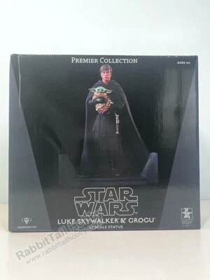 DIAMOND SELECT Premier Collection Luke Skywalker & Grogu 1/7 (US In-Stock) - Image 1 of 4