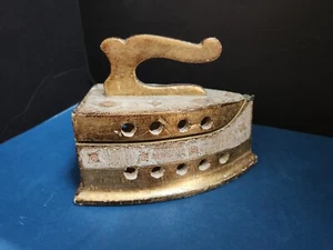 IRON Shaped Hinged BOX With HANDLE ITALIAN FLORENTINE Gold Gilt Italy 50's - Picture 1 of 18