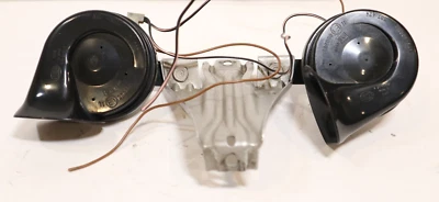 Sirene de buzina 98-02 Mercedes-Benz SLK230 SLK320 A-28-657625 FABRICANTE DE EQUIPAMENTO ORIGINAL - Imagem 1 de 4