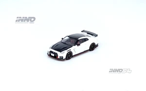 Coche modelo Nissan GT-R (R35) Nismo RHD blanco 1/64 de Inno Models IN64-R35N-WHI - Imagen 1 de 5