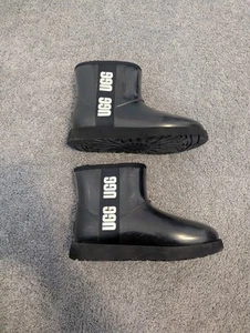 UGG Botines Mujer 7 CLASSIC CLEAR MINI Impermeables 1113190 NEGRO - Imagen 1 de 9