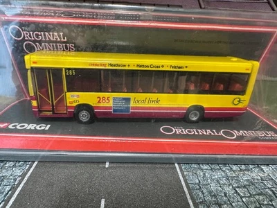 Corgi Single Deck Bus, Local Link, No 285 Heathrow Airport, 1:76 Scale - Image 1 of 4