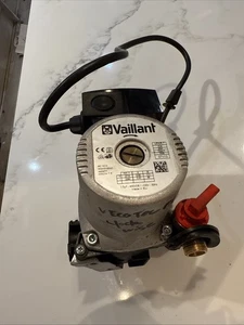 VAILLANT ECOTEC PRO Pumpe mit Colock weise - Bild 1 von 5