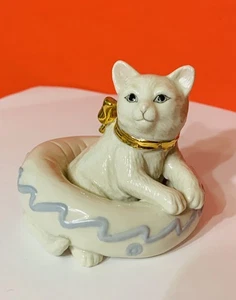 LENOX “Kitty By the Sea” Porcelain Figurine 24kt Trim - Picture 1 of 6