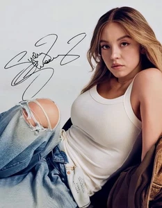 FRAMED  Sydney Sweeney  Autographed Reprint Signed 8x10 Photo FREE SHIPPING! - Picture 1 of 2