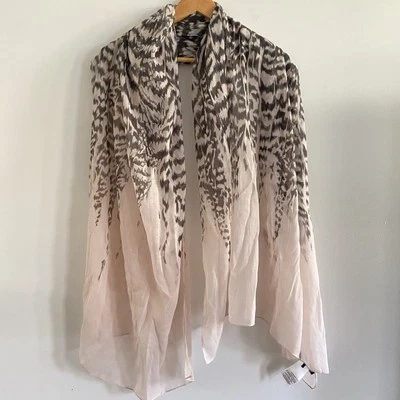 BCBGMaxazria Bufanda Envoltura Hermoso Rubor Gris Pluma Diseño Abstracto Lino Como Foto 1 de 4