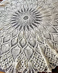 Mantel vintage crochet beige 57" redondo encaje borde festoneado - Imagen 1 de 5