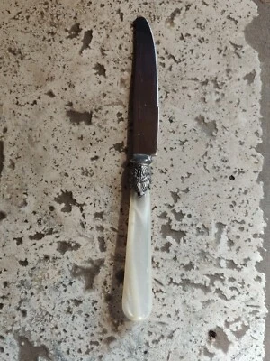 EME NAPOLEAN VINTAGE DINNER BUTTER KNIFE 18/10 ITALY IVORY COLORED HANDLE - Image 1 of 4