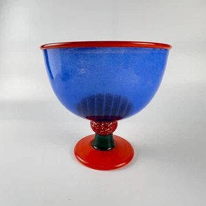 Florero modernista contemporáneo Transjo Hytta arte vidrio azul rojo con patas pedestal arco - Imagen 1 de 11