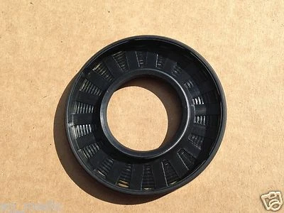 Sello de aceite de salida inferior Bush Hog 83043 se adapta a la serie SQ y más Foto 1 de 2