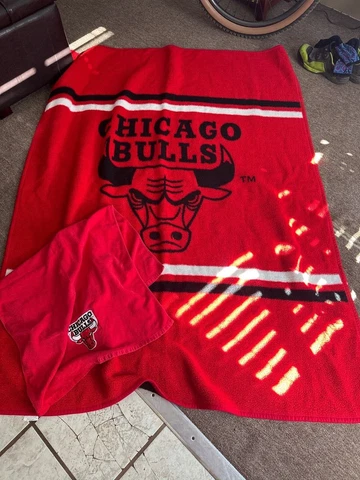 Vintage Chicago Bulls blanket black and red with towel Cover