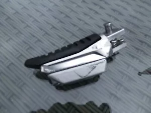 Suzuki BKING B KING GSX1300BK 2007 - 2012 Right Hand Foot Rest Damaged - Picture 1 of 3