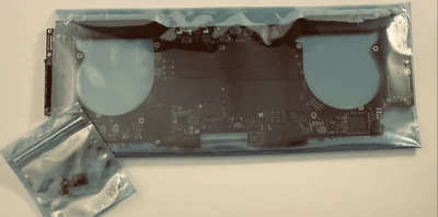 Apple MacBook Pro 15" 2018 A1990 2.2 i7 16 gb 256 gb ssd Logic board Touch id -- - Image 1 of 4