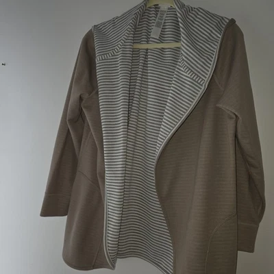 Cárdigan envolvente con capucha Chico's para mujer beige con capucha reversible talla única Foto 1 de 4