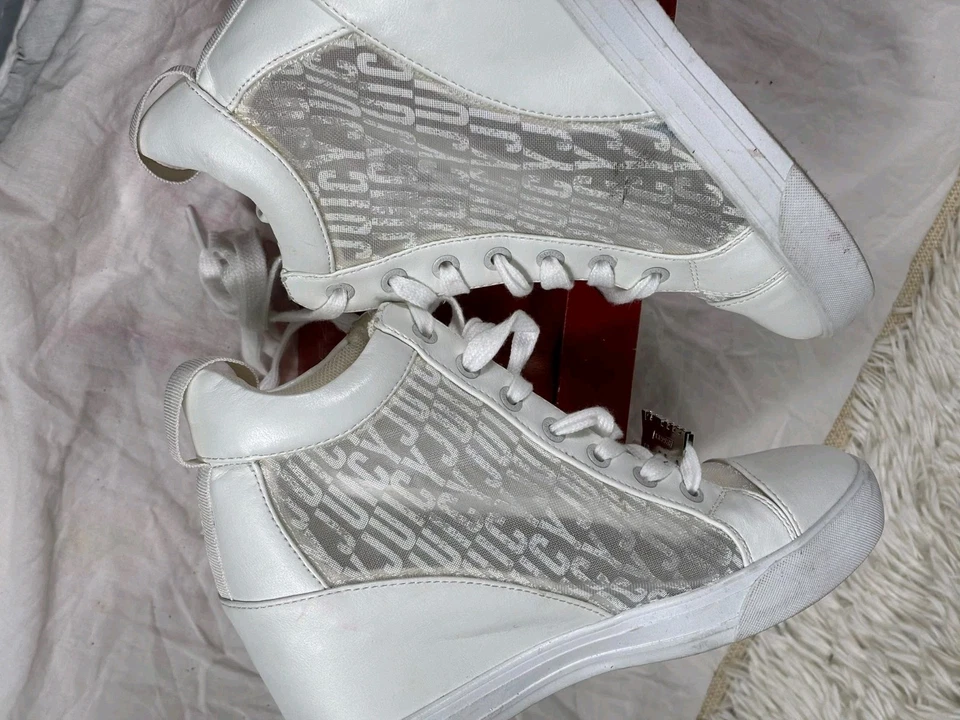 Juicy Couture Women's Jorgia Wedge Lace-Up Sneakers Size 7.5 White Gray - Image 1 of 4