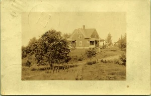 Postal con foto real de RPPC Country Farm House Milo Maine 1911 - Imagen 1 de 2