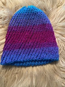 Handgefertigte Damen gehäkelte Wendemütze - Bild 1 von 5