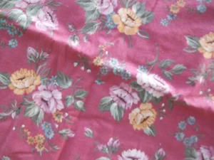 VINTAGE FABRIC 1990 MAUVE WITH FLOWERS BY SPECTRIX  45" X 98" - Picture 1 of 3