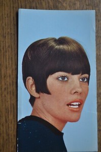 CHOCOLADE VICTORIA BELGIUM POSTCARD OF MIREILLE MATHIEU