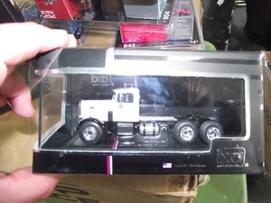 IXO 1/64 1955 Peterbilt 281 blanco U64TR003 NUEVO EN CAJA - Imagen 1 de 2