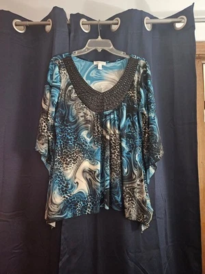 Blusa para mujer negra y azul con escote tachonado - talla XL Foto 1 de 4