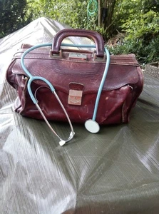 Arzttasche aus Leder + Stethoskop - Bild 1 von 8