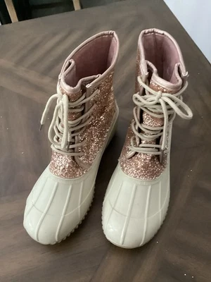 Botas Sugar Para Mujer Rosa Oro Skyler Patrón Brillo Pato Zapato Talla 8 Foto 1 de 2