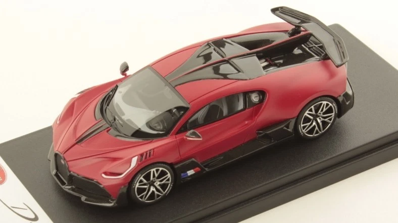 LOOKSMART LS497E BUGATTI DIVO MATT ITALIAN RED  1:43 Modellino - Immagine 1 di 1