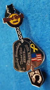 WASHINGTON DC POW MIA MEMORIAL DAY ETIQUETAS DE PERRO 2009 GUITARRA Hard Rock Café PIN LE - Imagen 1 de 1