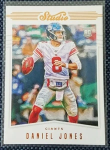 Daniel Jones RC / 2019 Chronicles Studio / New York Giants - Imagen 1 de 2