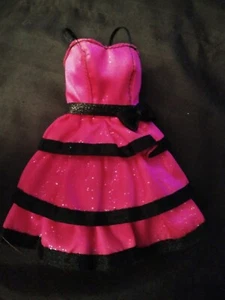BARBIE IM RAMPENLICHT ROSA & SCHWARZ KLEID ALLES GLITZERND - Bild 1 von 11
