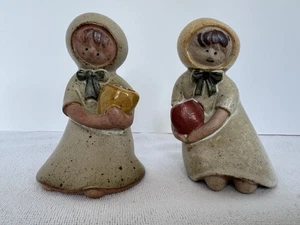 UCTCI Stoneware Pottery Two Girls Basket Speckled Figurines Japan 4.5” Vintage - Picture 1 of 16