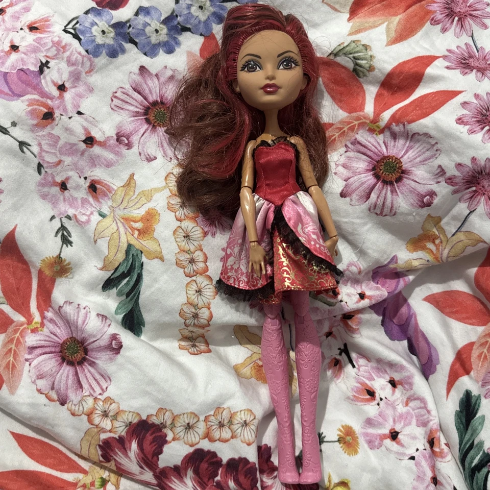 Ever After High - Epic Winter Rosabella - Nude 2015 Hasbro Pink legs Red hair  - Image 1 of 3