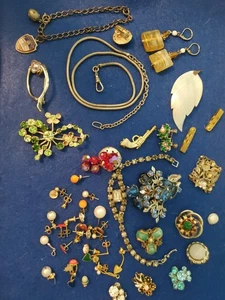 Vntg Jewelry Parts Findings Pearl Earrings Pocket Watch Chain Rhinestones LOT 07 - Picture 1 of 10