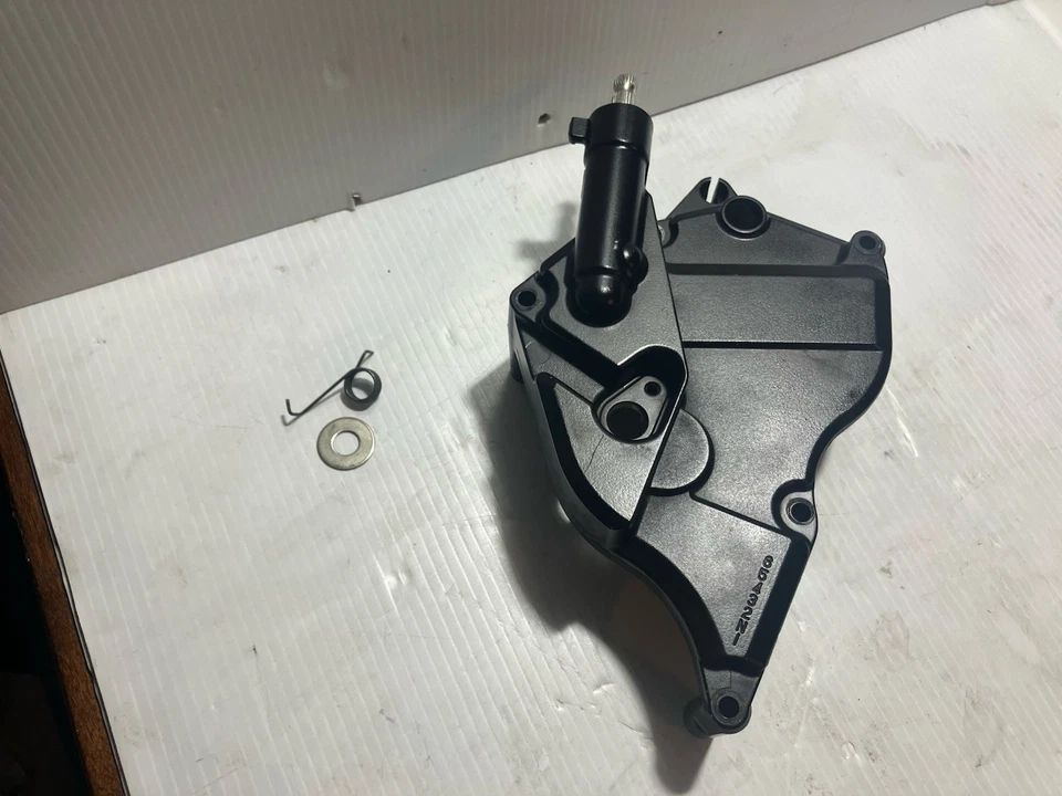 Suzuki GSXR 600 2016 cubierta de piñón (OEM) Foto 1 de 4