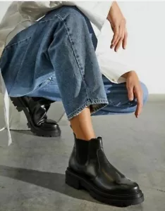 FREE PEOPLE Lola Leather Chunky Lug Sole Chelsea Black-Color Boots Size 10.5/US - Picture 1 of 6