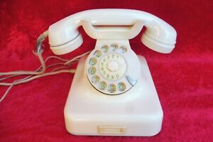 Vieux Téléphone, W 48