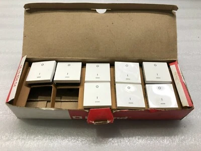 LEGRAND 572 047 DOUBLE POLE SWITCH ONE WAY WITH INDICATOR 20AX 250V LOT OF 8 PC - Image 1 of 4