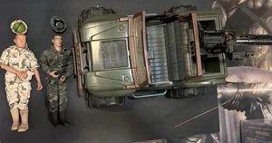 G I JOE JEEP 1993 Hasbro Vintage M-6757 Rhino G.P.V. Elmetto figure 16", due 12" - Foto 1 di 11