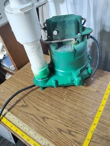 Zoeller m53 AUTOMATIC Sump or Effluent Pump, 0.3 HP 115V - M53 Series Works!! - Picture 1 of 5