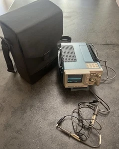 Tektronix Digital Oscilloscope (Model 222) with 12V Power Supply, Carrying Case - Bild 1 von 10