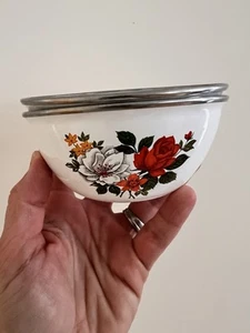 Ciotole smaltate vintage disegno floreale 'Sam Young' piccole 4 pollici set di 2 rose anni 50 - Foto 1 di 7