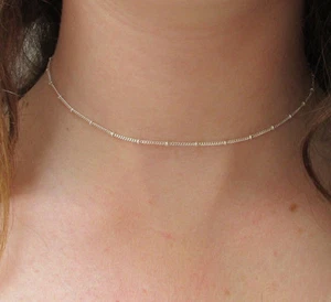 Delicado collar gargantilla de plata esterlina cadena bola satélite toda la longitud disponible - Imagen 1 de 8