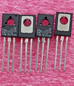 1pcs MJE340S Si NPN POWER TRANSISTOR 500mA 300V 20.W TO126 STM - Imagen 1 de 2