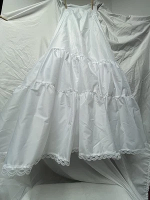 Falda interior David’s Bridal talla 8 varios niveles  Foto 1 de 4