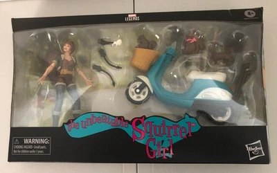 Figura de acción Marvel Legends The Unbeatable Squirrel Girl con Vespa Scooter Foto 1 de 3