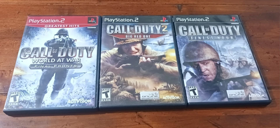 Lote de 3 juegos de PS2 de Call of Duty: Big Red One, Finest Hour, Final Fronts Foto 1 de 3