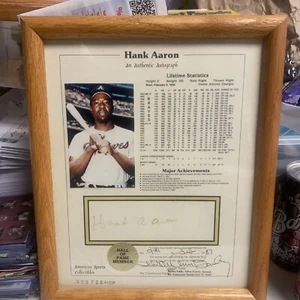 1985 Hank Aaron Signed Lifetime Stat Hof Stamp And Notary - Imagen 1 de 6